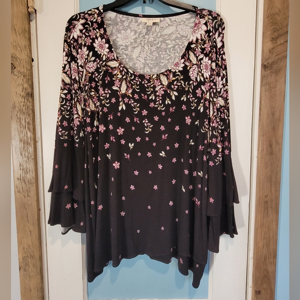 Woman's lightweight top
